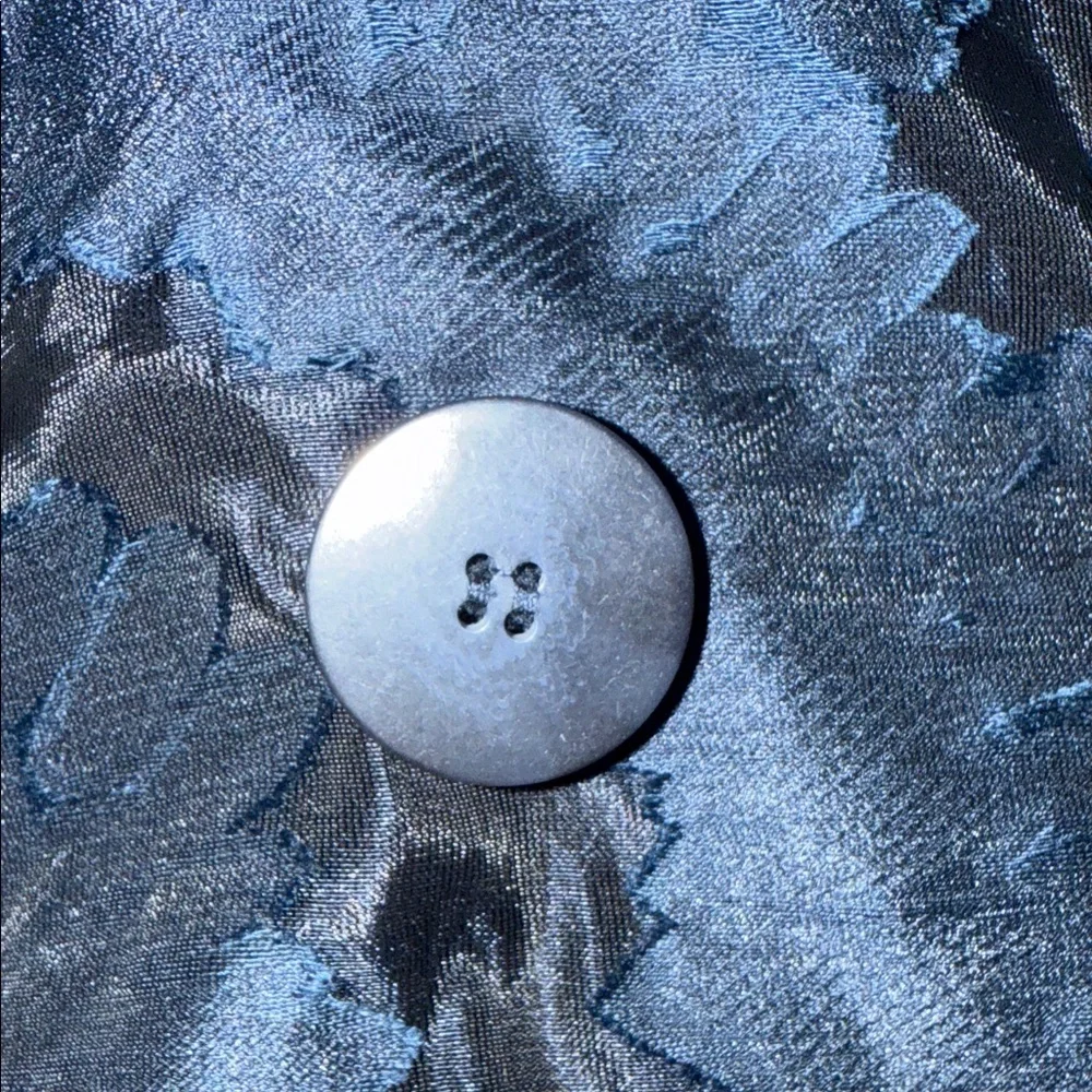 Emporio Armani evening trench coat. - Picture 5 of 5